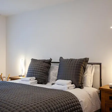 Ground Floor With Parking * Keswick (Cumbria)