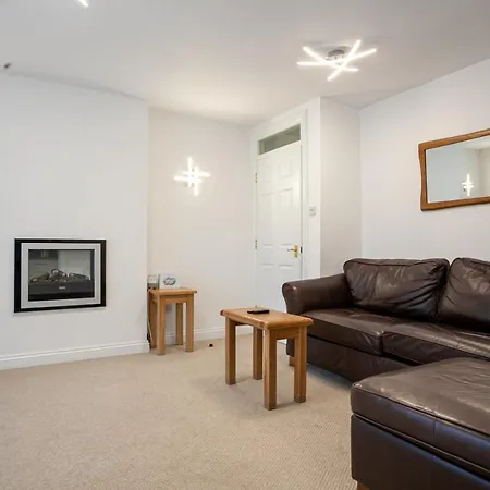 アパート Ground Floor With Parking ケズィック